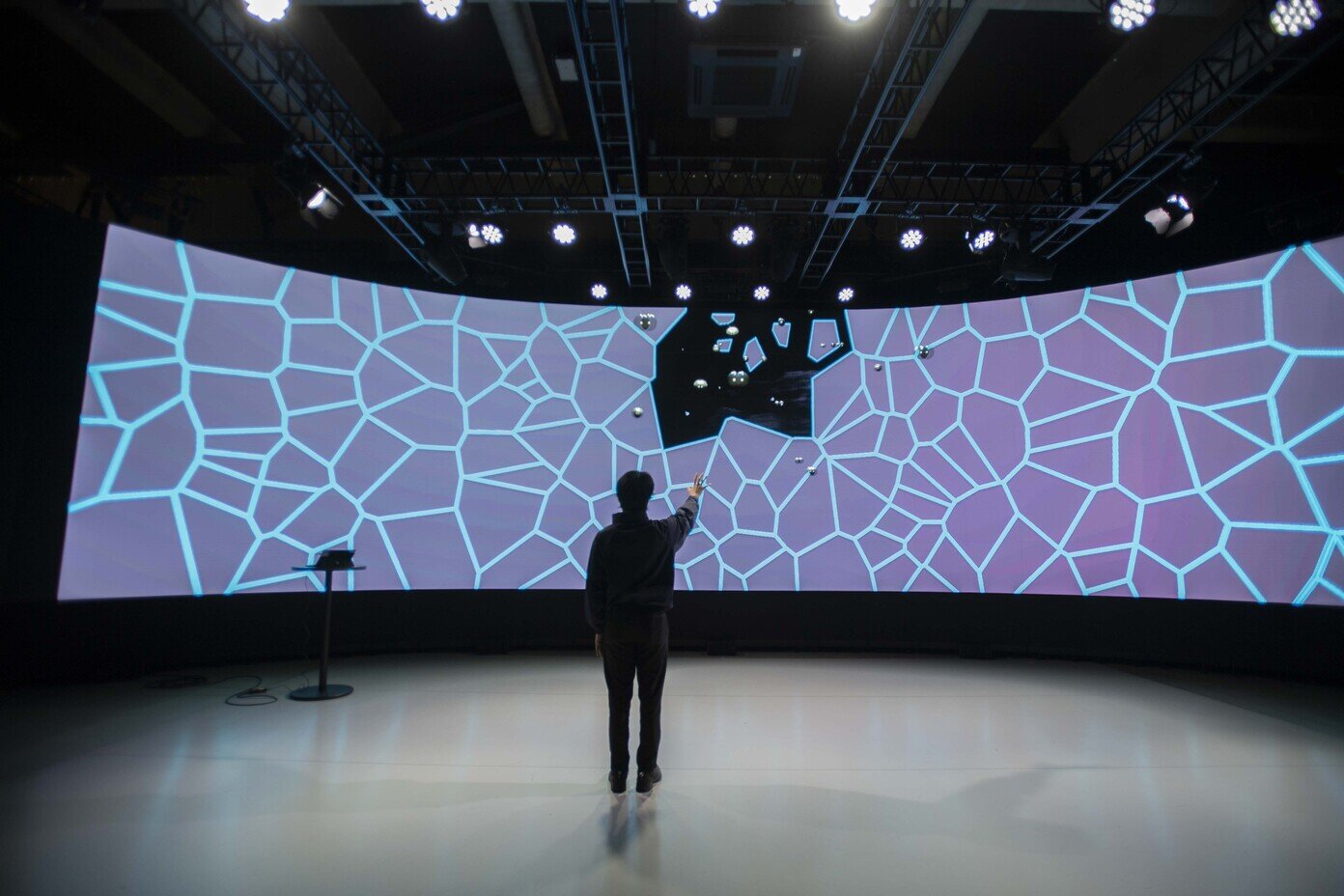 3DLEDディスプレイシステム「Immersive LED System」と、マーカーレス